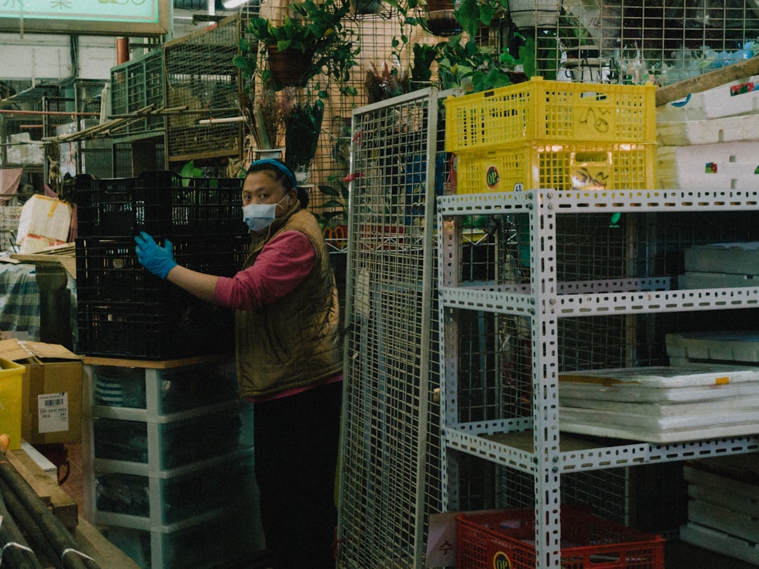 What Amazon Warehouse Workers Wish They Knew Before Day One